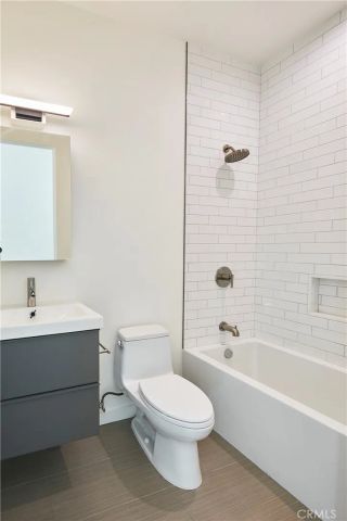 929 E 68th Street C, Inglewood, CA 90302