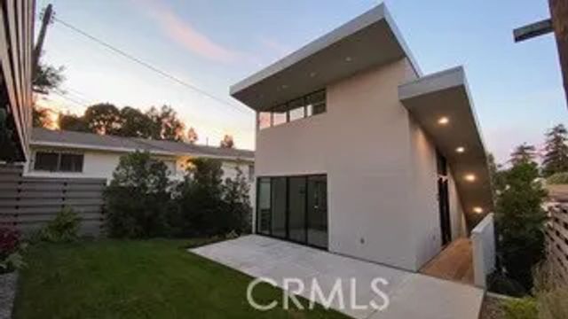 929 E 68th Street C, Inglewood, CA 90302