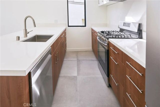 929 E 68th Street C, Inglewood, CA 90302