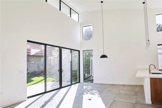 929 E 68th Street C, Inglewood, CA 90302