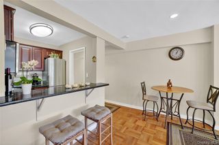 10 Old Mamaroneck Road 4K, White Plains, NY 10605