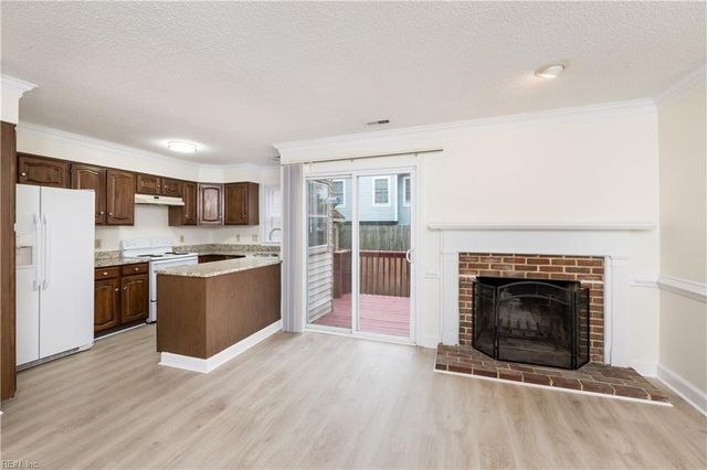 670 Lord Dunmore DR, Virginia Beach, VA 23464