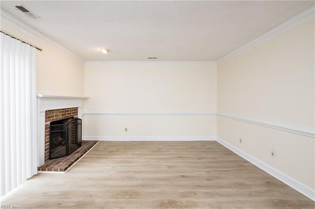 670 Lord Dunmore DR, Virginia Beach, VA 23464