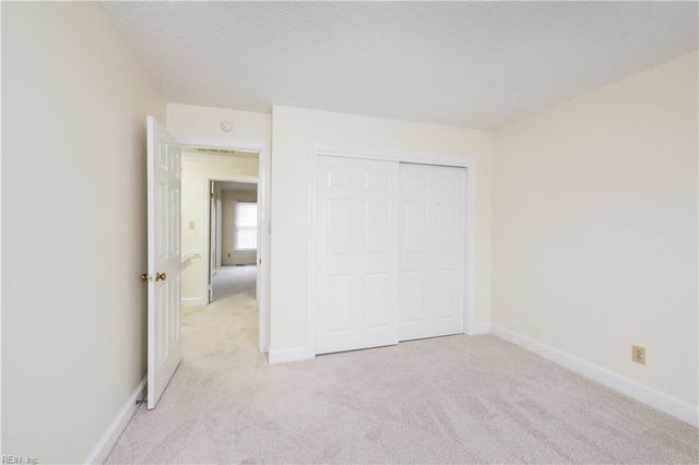 670 Lord Dunmore DR, Virginia Beach, VA 23464