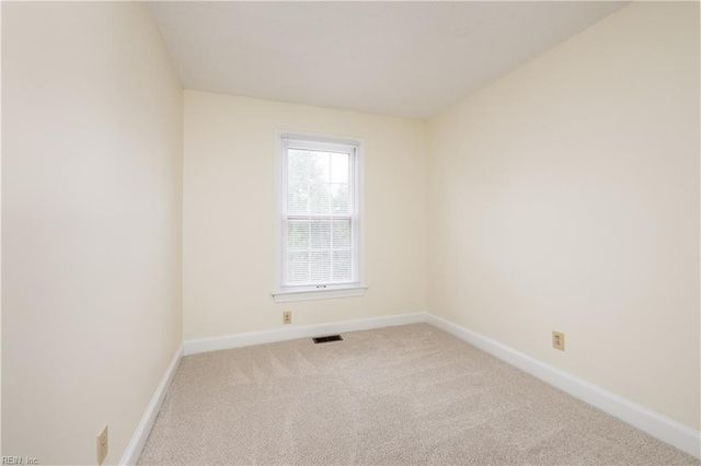 670 Lord Dunmore DR, Virginia Beach, VA 23464