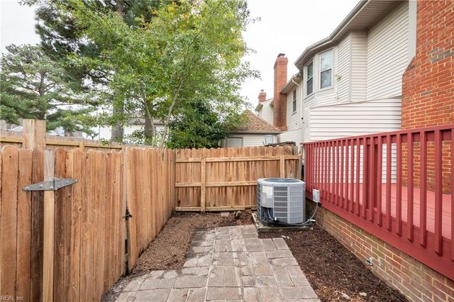 670 Lord Dunmore DR, Virginia Beach, VA 23464