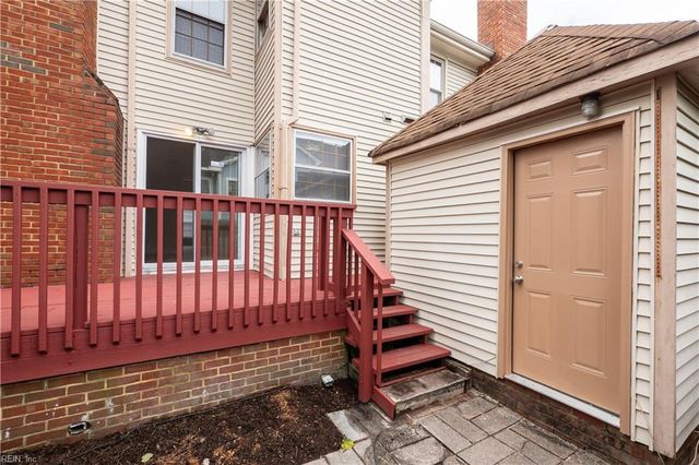 670 Lord Dunmore DR, Virginia Beach, VA 23464