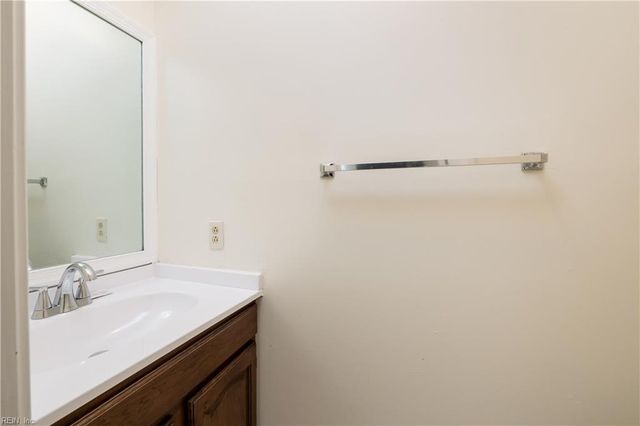 670 Lord Dunmore DR, Virginia Beach, VA 23464