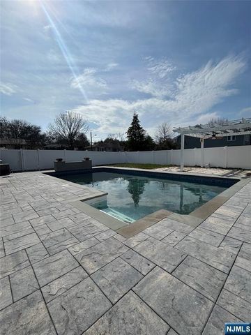 171 Truman Terrace, Paramus, NJ 07652