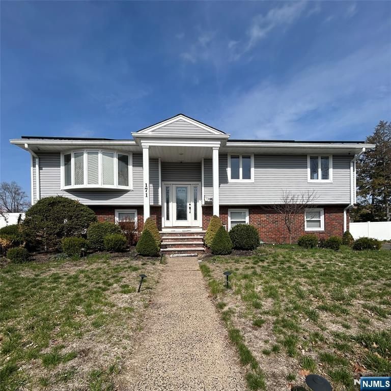 171 Truman Terrace, Paramus, NJ 07652