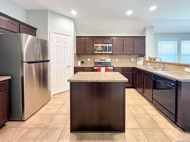 9242 Mare Country, San Antonio, TX 78254