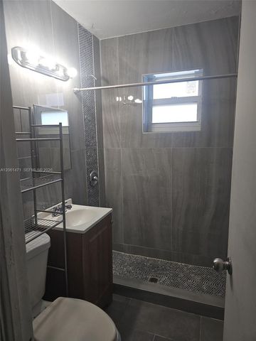 615 NE 4th Street 1, Hallandale Beach, FL 33009