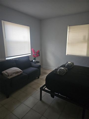 615 NE 4th Street 1, Hallandale Beach, FL 33009