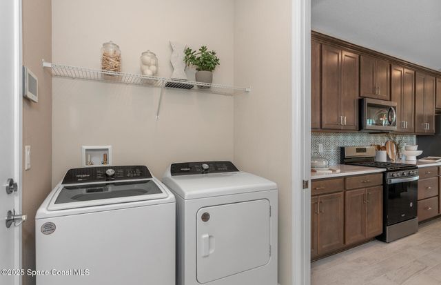 3492 Guava Palms Court, Melbourne, FL 32940