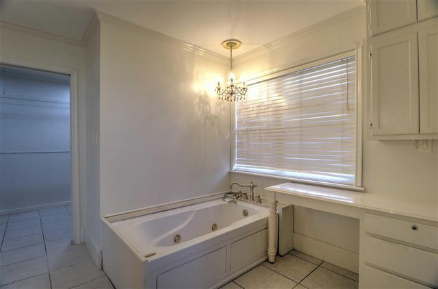 2206 Greenlawn St Street, Lake Charles, LA 70607