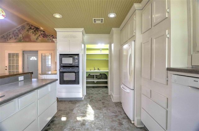 2206 Greenlawn St Street, Lake Charles, LA 70607