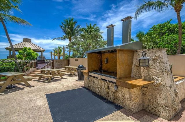 1121 Crandon Blvd D1007 D1007, Key Biscayne, FL 33149