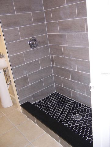 905 N PINE HILLS ROAD, Orlando, FL 32808