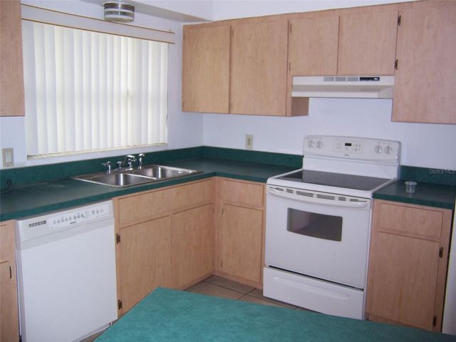 905 N PINE HILLS ROAD, Orlando, FL 32808