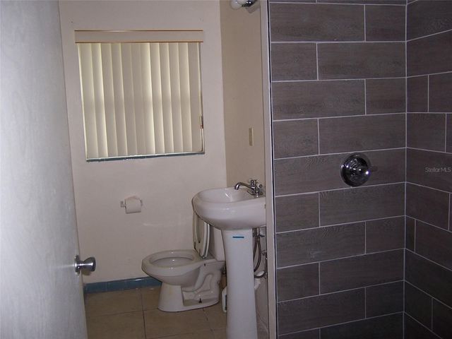 905 N PINE HILLS ROAD, Orlando, FL 32808