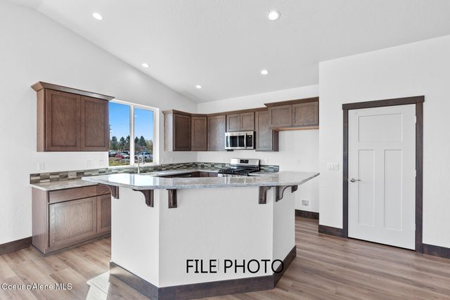 4475 E Savea LN, Post Falls, ID 83854
