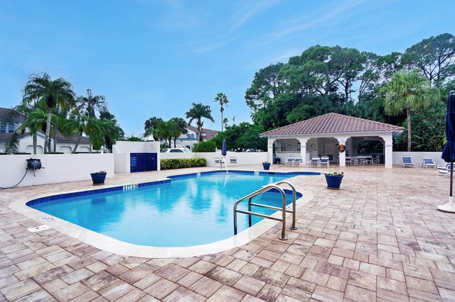 201 Ryder Cup Circle S, Palm Beach Gardens, FL 33418