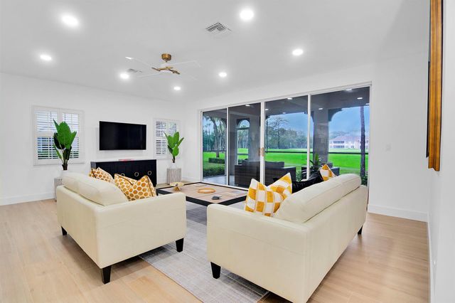 201 Ryder Cup Circle S, Palm Beach Gardens, FL 33418