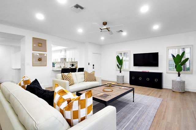 201 Ryder Cup Circle S, Palm Beach Gardens, FL 33418