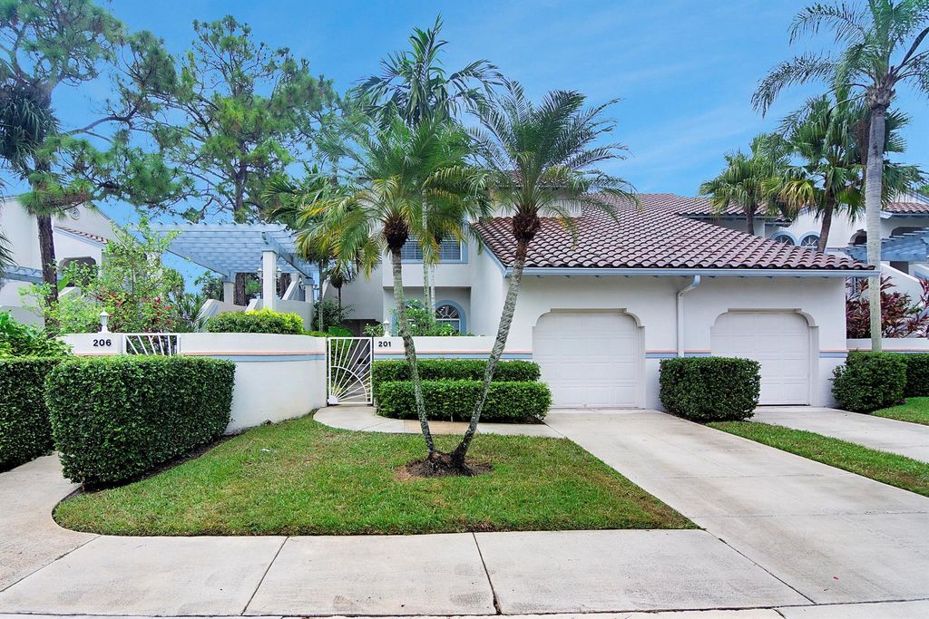 201 Ryder Cup Circle S, Palm Beach Gardens, FL 33418