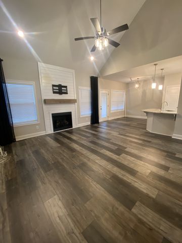 557 Dexter Dr, Clarksville, TN 37043