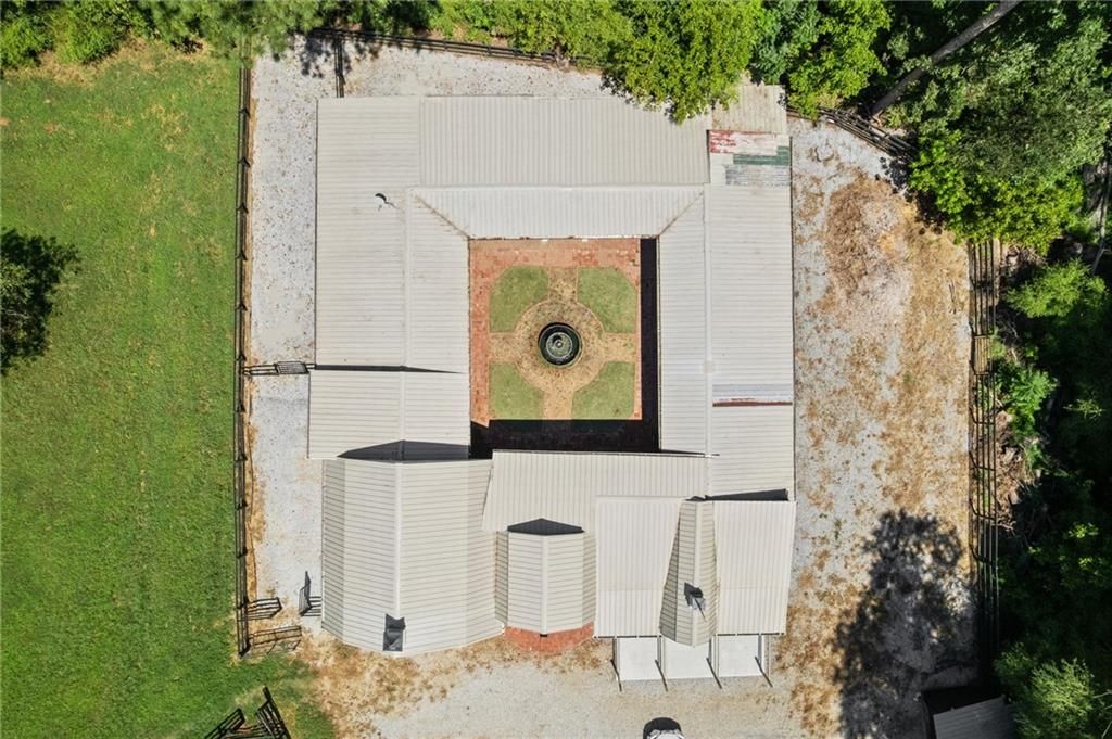 Image 100 of property listing at 14735 Wood Road, Milton, GA 30004