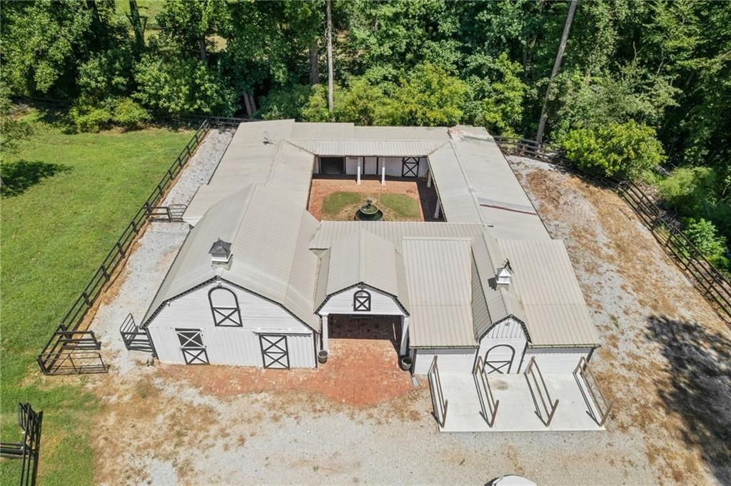 Image 101 of property listing at 14735 Wood Road, Milton, GA 30004