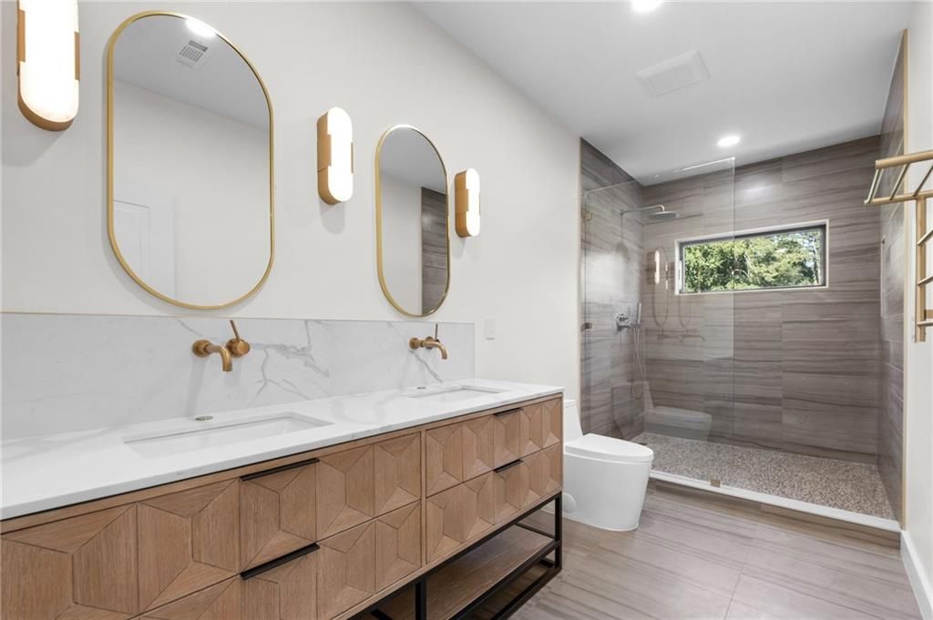 Image 38 of property listing at 14735 Wood Road, Milton, GA 30004