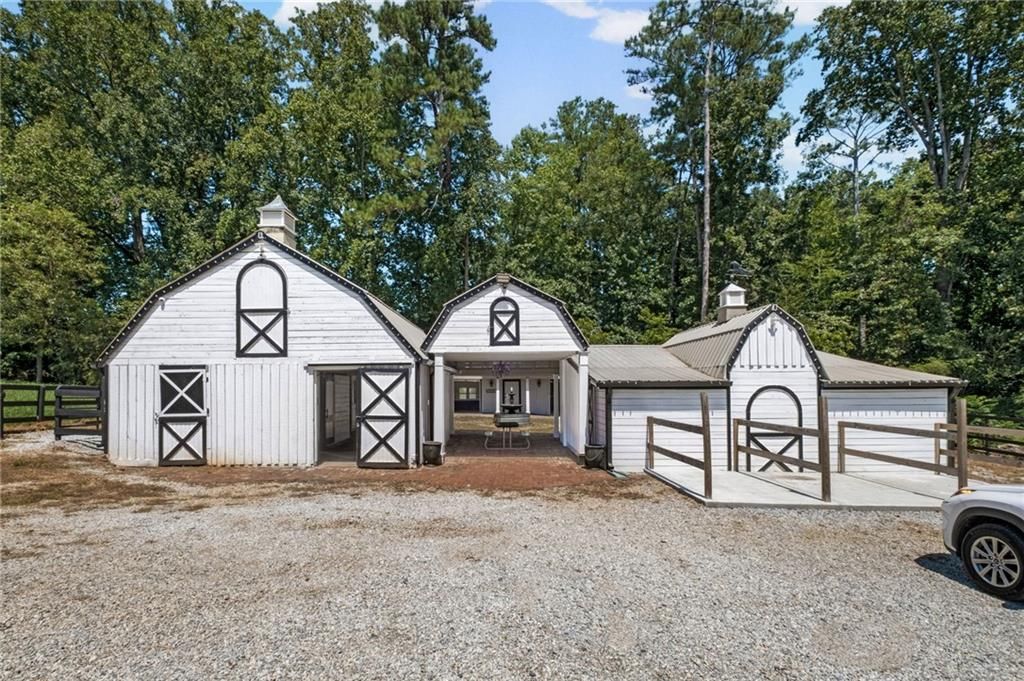 Image 79 of property listing at 14735 Wood Road, Milton, GA 30004
