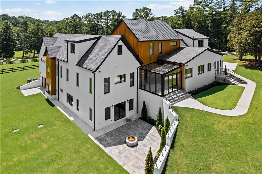 Image 87 of property listing at 14735 Wood Road, Milton, GA 30004