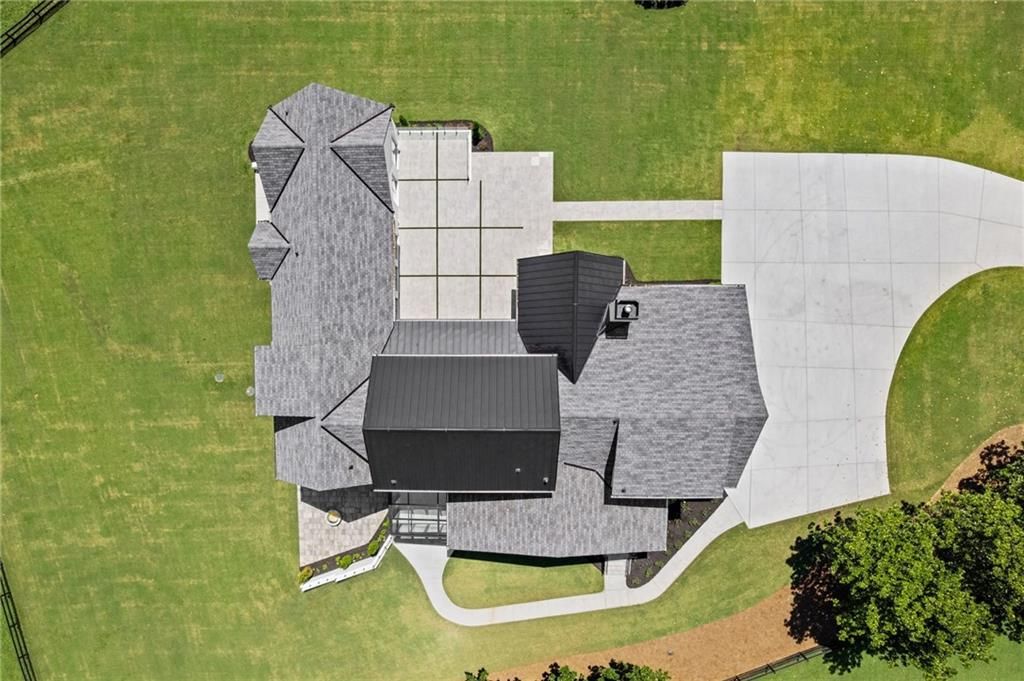 Image 90 of property listing at 14735 Wood Road, Milton, GA 30004
