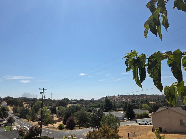 1893 Berkesey Dr, Valley Springs, CA 95252