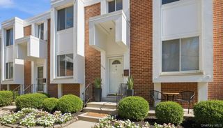 1418 Fox Glen Drive, Hartsdale, NY 10530