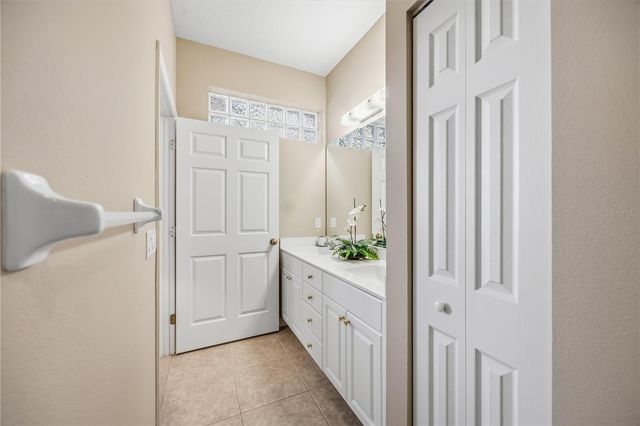 115 WOODBRIDGE DRIVE 201, Venice, FL 34293