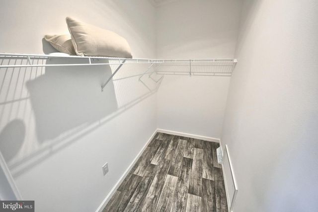 723 LAKE DR, Mount Wolf, PA 17347