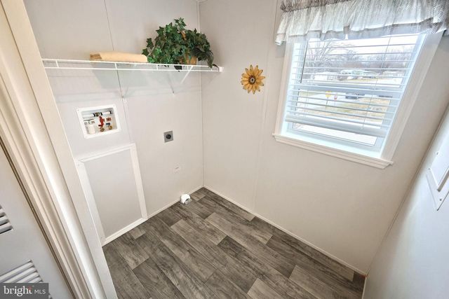 723 LAKE DR, Mount Wolf, PA 17347