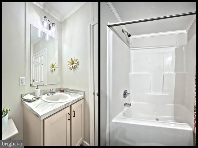 723 LAKE DR, Mount Wolf, PA 17347