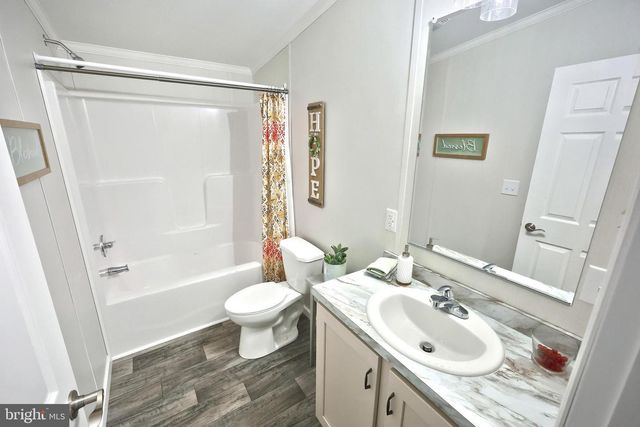 723 LAKE DR, Mount Wolf, PA 17347