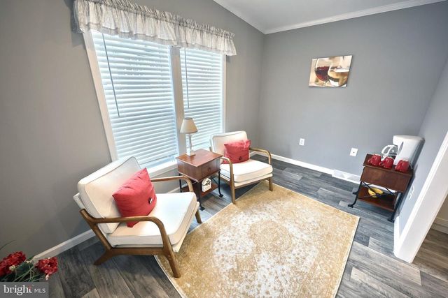 723 LAKE DR, Mount Wolf, PA 17347