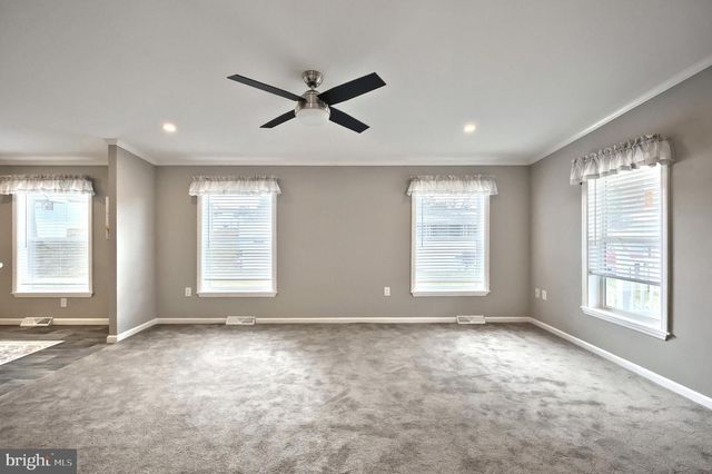 723 LAKE DR, Mount Wolf, PA 17347