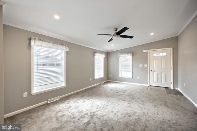 723 LAKE DR, Mount Wolf, PA 17347