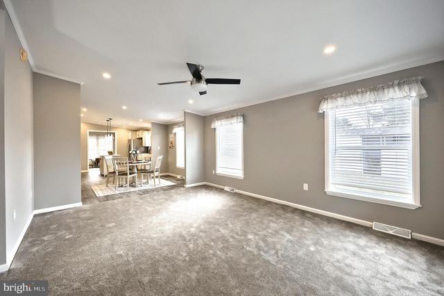 723 LAKE DR, Mount Wolf, PA 17347