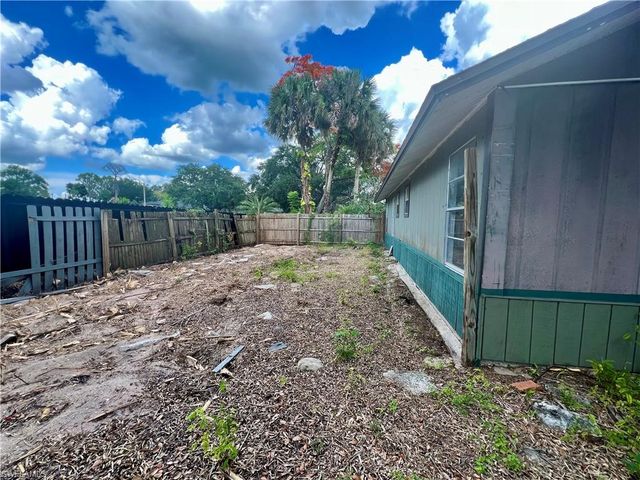 213 Lincoln AVE, Lehigh Acres, FL 33936