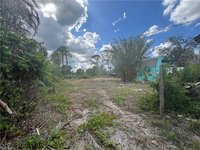 213 Lincoln AVE, Lehigh Acres, FL 33936