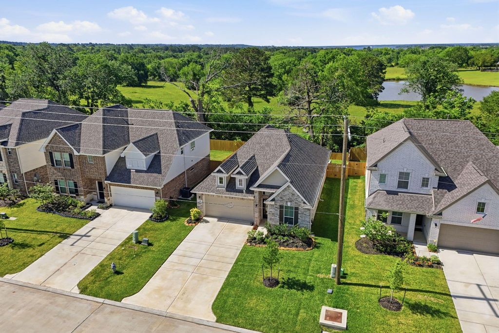 12087 Noble Heart Drive, Willis, TX 77318